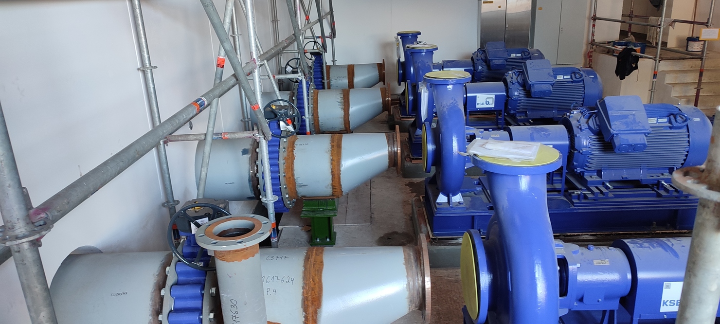 Pumpeninstallation im Pumpenhaus